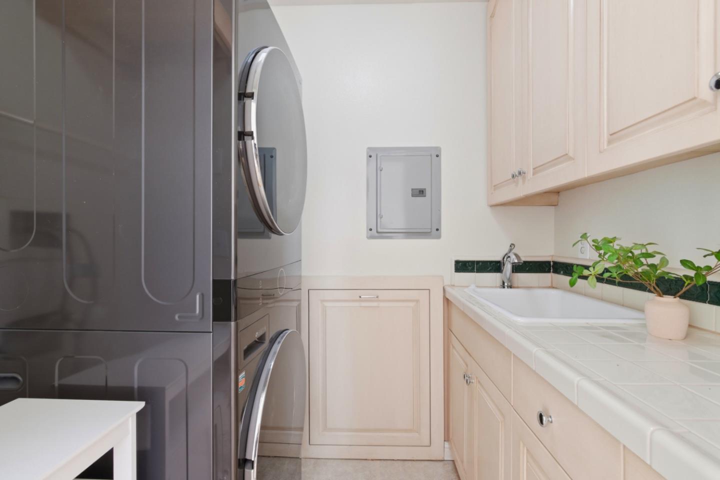 Detail Gallery Image 47 of 71 For 2983 Holiday Ct, Morgan Hill,  CA 95037 - 4 Beds | 3/1 Baths