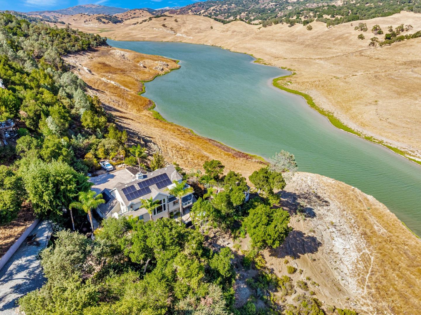 Detail Gallery Image 6 of 71 For 2983 Holiday Ct, Morgan Hill,  CA 95037 - 4 Beds | 3/1 Baths