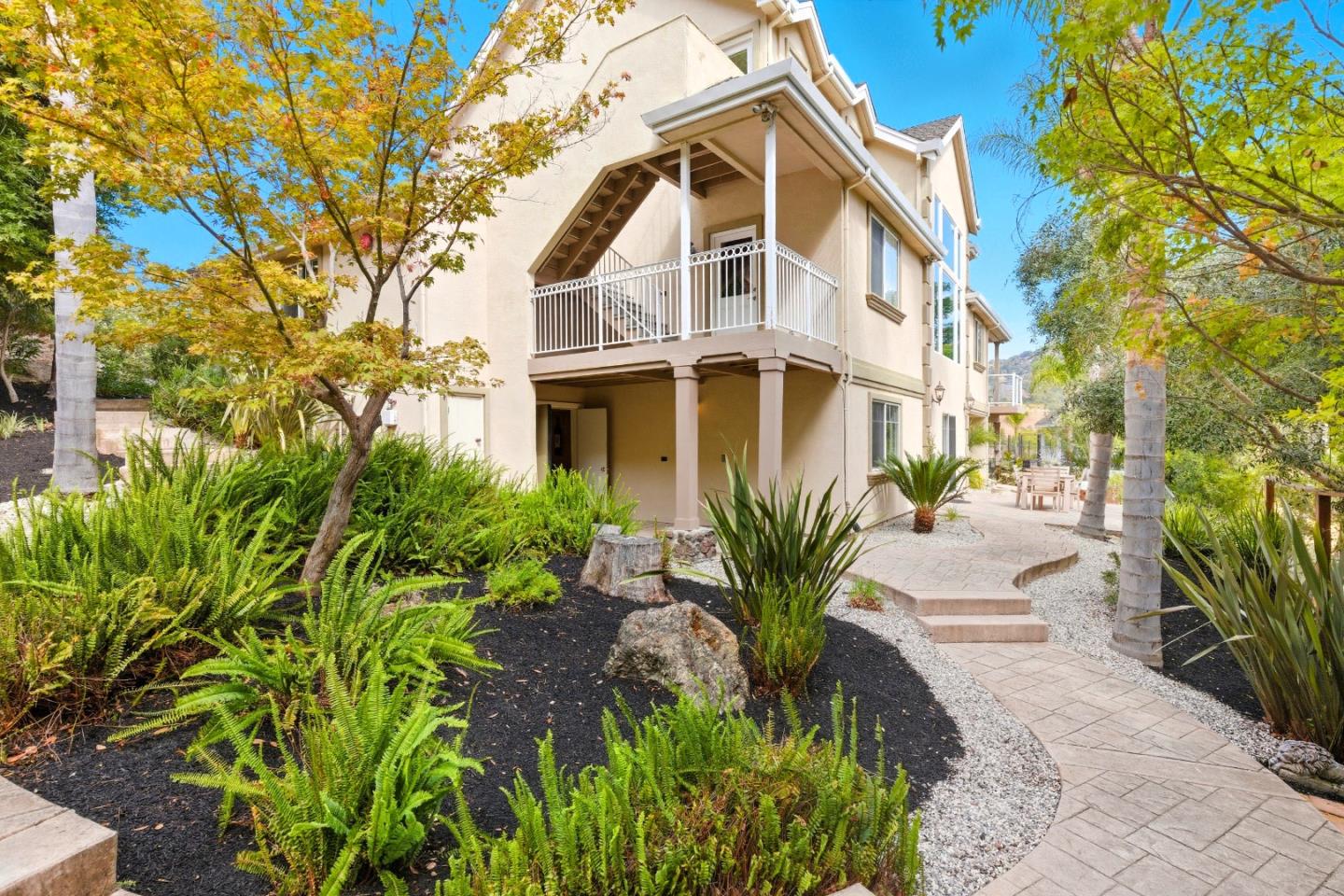 Detail Gallery Image 7 of 71 For 2983 Holiday Ct, Morgan Hill,  CA 95037 - 4 Beds | 3/1 Baths