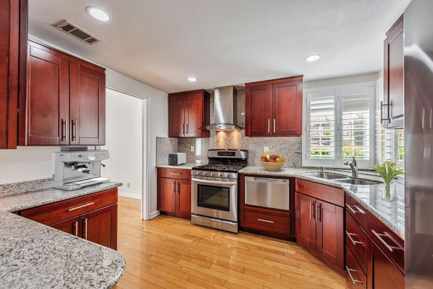 Detail Gallery Image 7 of 52 For 6354 Jarvis Ave, Newark,  CA 94560 - 2 Beds | 2 Baths