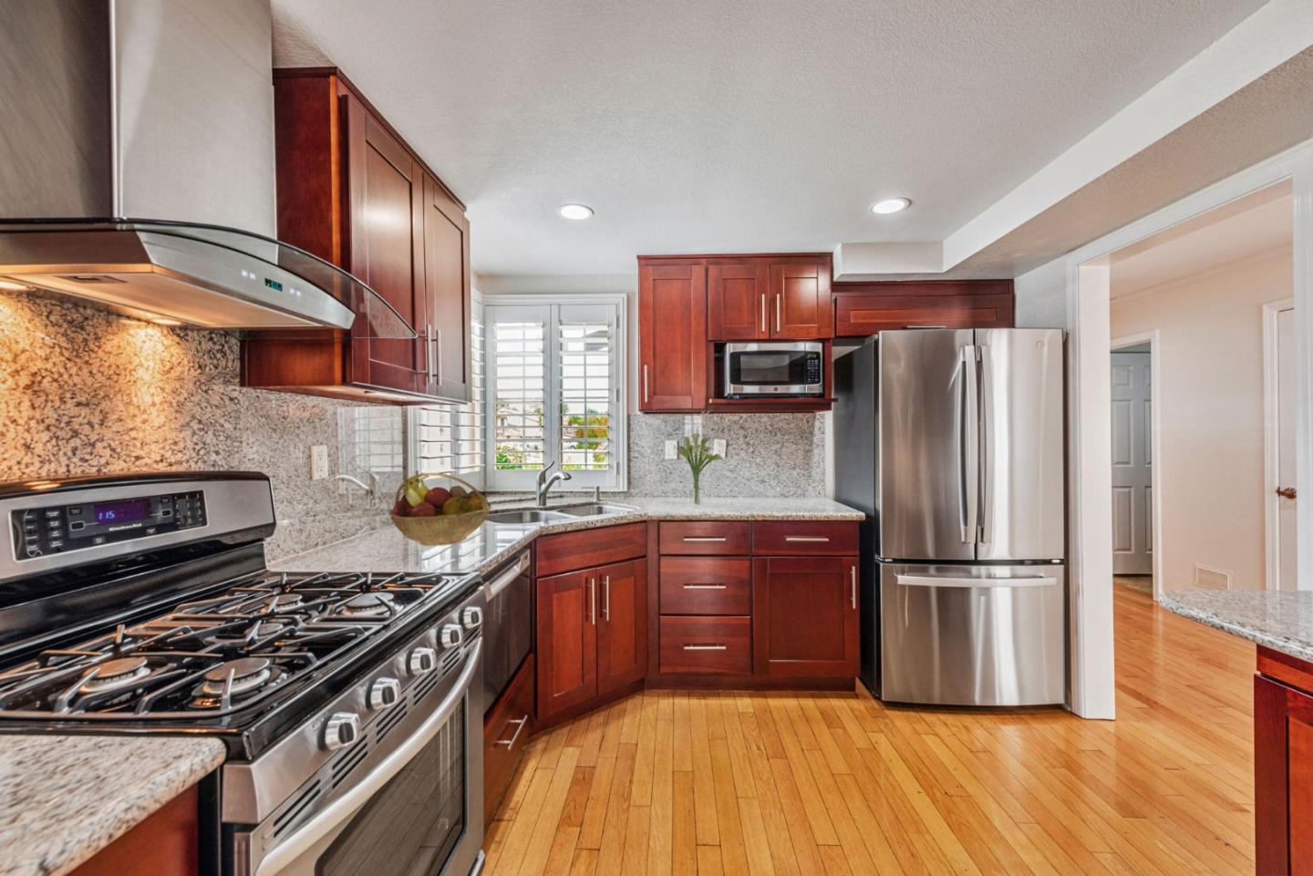 Detail Gallery Image 8 of 52 For 6354 Jarvis Ave, Newark,  CA 94560 - 2 Beds | 2 Baths