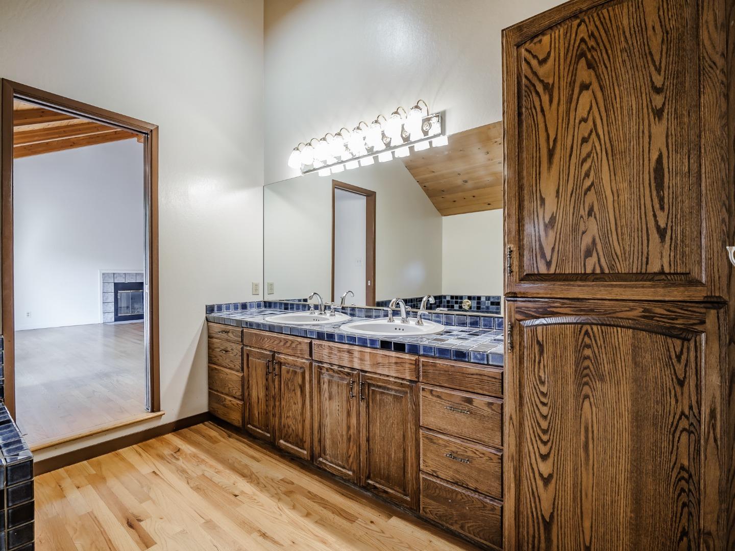 Detail Gallery Image 20 of 62 For 1459 High St, Santa Cruz,  CA 95060 - 5 Beds | 4 Baths