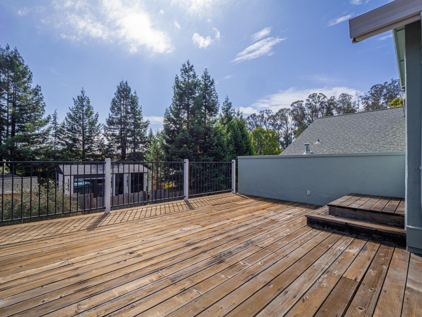 Detail Gallery Image 41 of 62 For 1459 High St, Santa Cruz,  CA 95060 - 5 Beds | 4 Baths