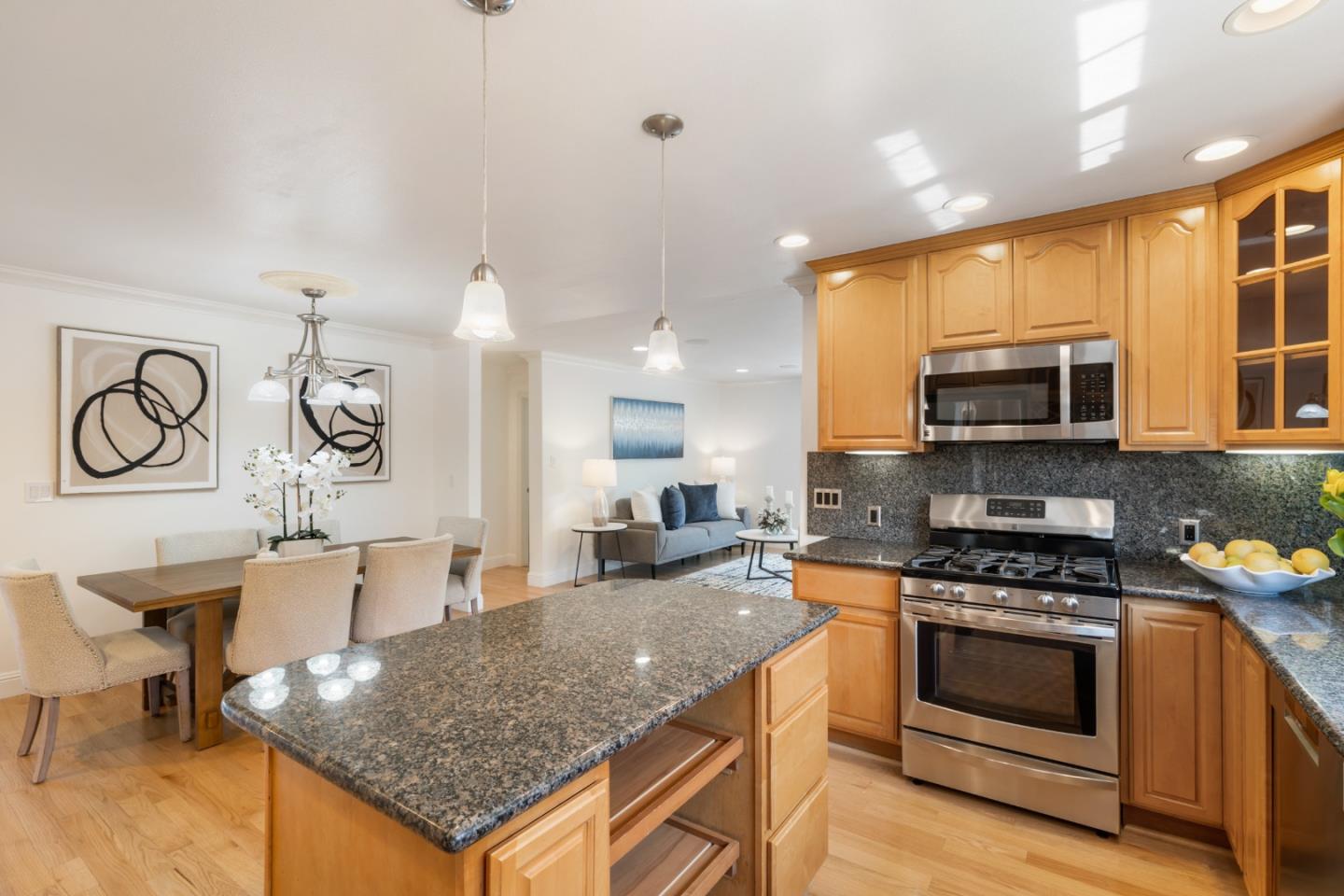 Detail Gallery Image 10 of 30 For 692 Menker Ave, San Jose,  CA 95128 - 3 Beds | 2 Baths