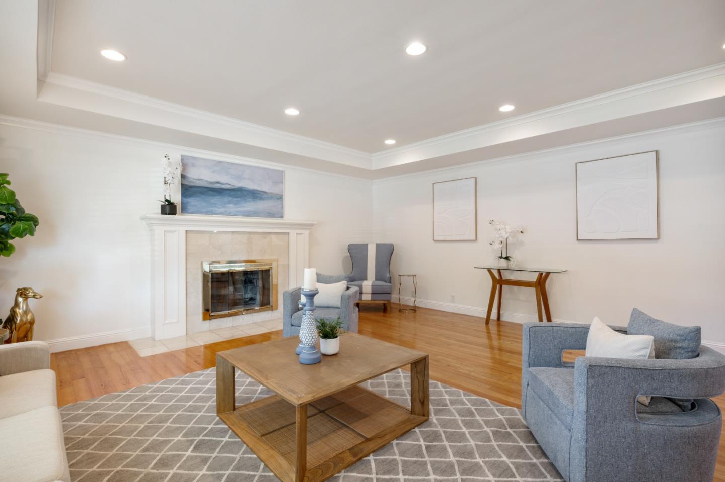 Detail Gallery Image 4 of 30 For 692 Menker Ave, San Jose,  CA 95128 - 3 Beds | 2 Baths