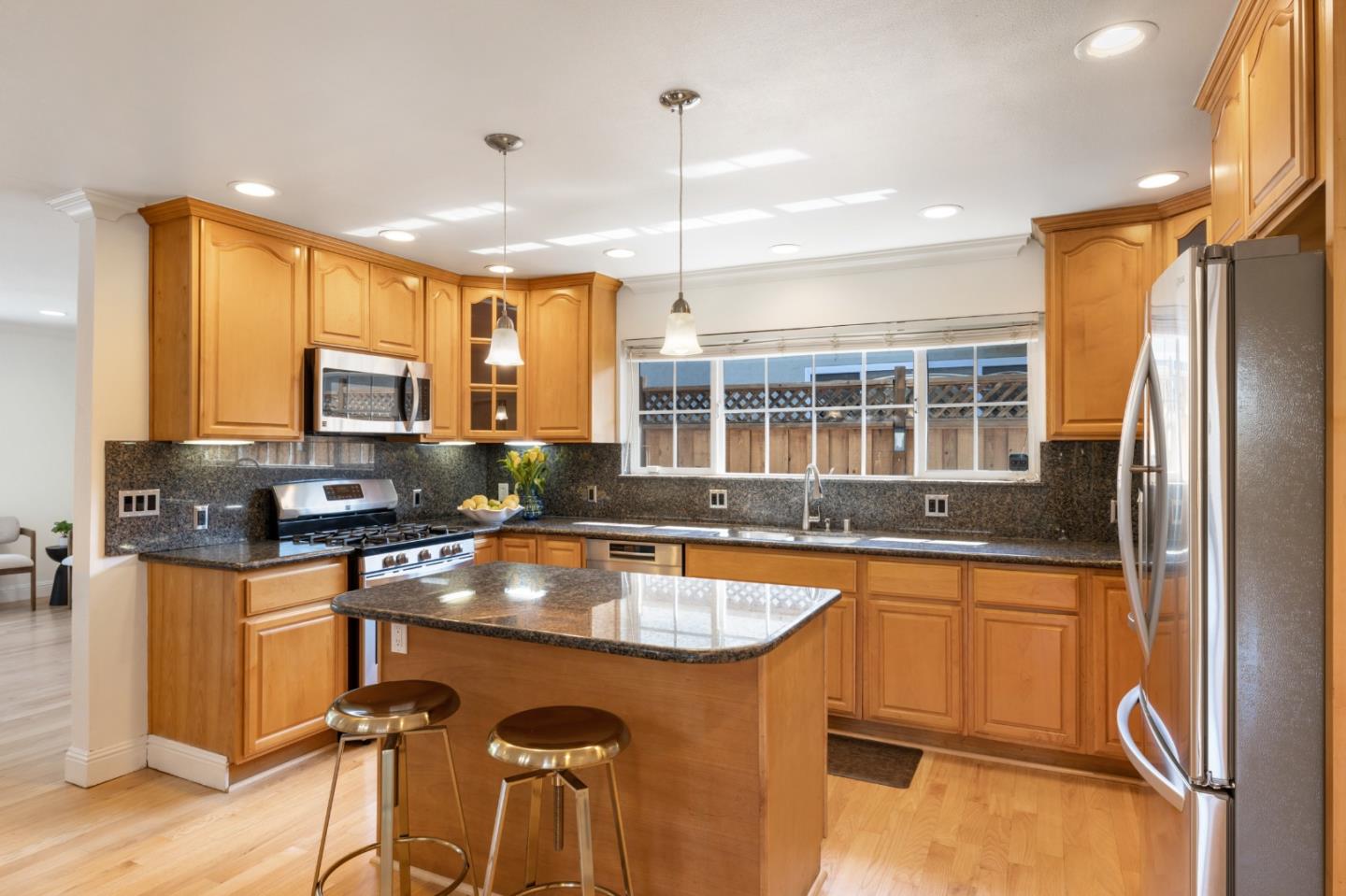 Detail Gallery Image 8 of 30 For 692 Menker Ave, San Jose,  CA 95128 - 3 Beds | 2 Baths