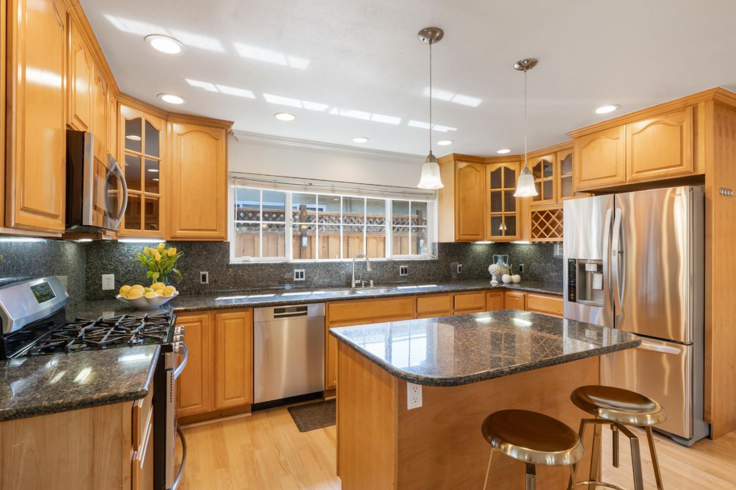 Detail Gallery Image 9 of 30 For 692 Menker Ave, San Jose,  CA 95128 - 3 Beds | 2 Baths