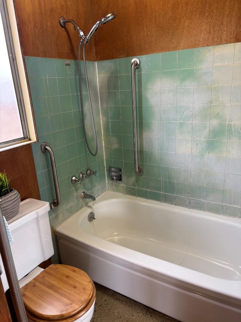 Detail Gallery Image 14 of 18 For 3946 Louis Rd, Palo Alto,  CA 94303 - 3 Beds | 2 Baths