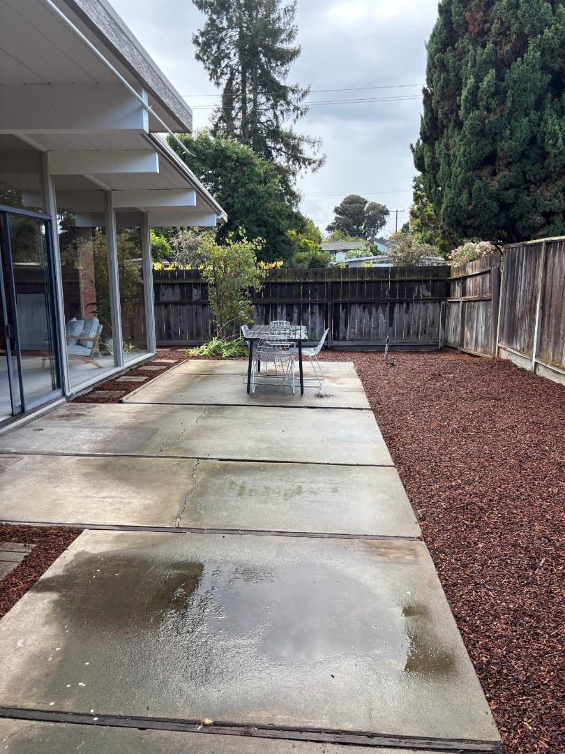 Detail Gallery Image 5 of 18 For 3946 Louis Rd, Palo Alto,  CA 94303 - 3 Beds | 2 Baths