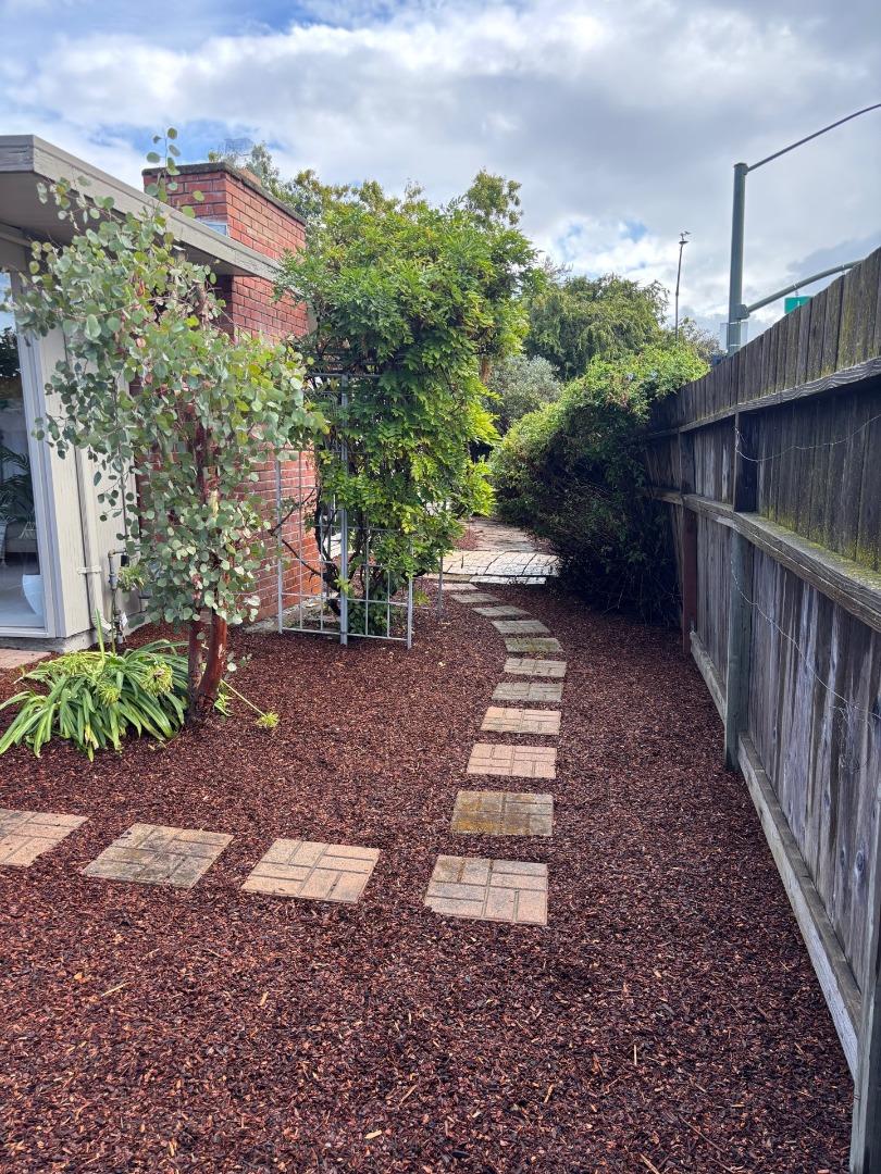 Detail Gallery Image 6 of 18 For 3946 Louis Rd, Palo Alto,  CA 94303 - 3 Beds | 2 Baths