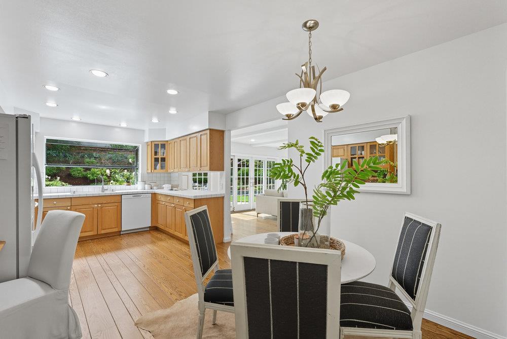 Detail Gallery Image 19 of 56 For 2955 Trousdale Dr, Burlingame,  CA 94010 - 4 Beds | 2 Baths