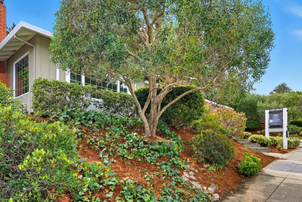 Detail Gallery Image 2 of 56 For 2955 Trousdale Dr, Burlingame,  CA 94010 - 4 Beds | 2 Baths