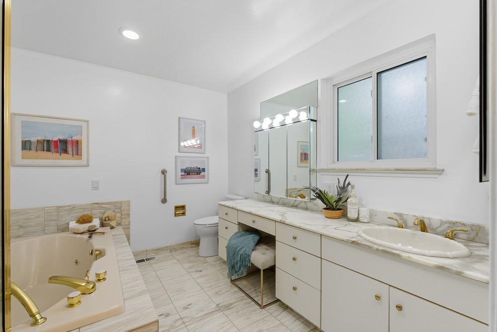 Detail Gallery Image 30 of 56 For 2955 Trousdale Dr, Burlingame,  CA 94010 - 4 Beds | 2 Baths