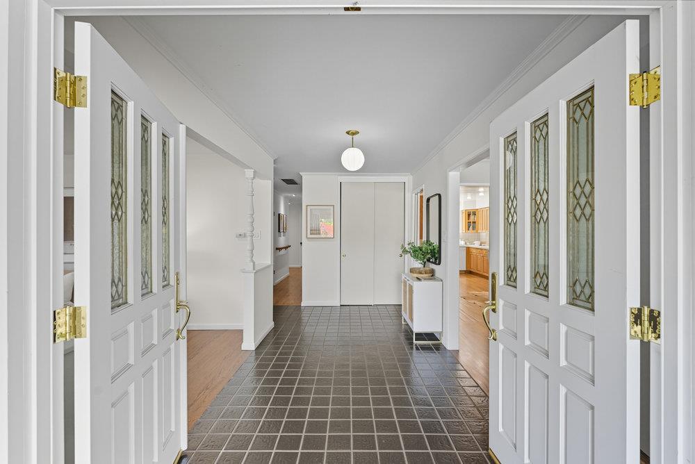 Detail Gallery Image 8 of 56 For 2955 Trousdale Dr, Burlingame,  CA 94010 - 4 Beds | 2 Baths