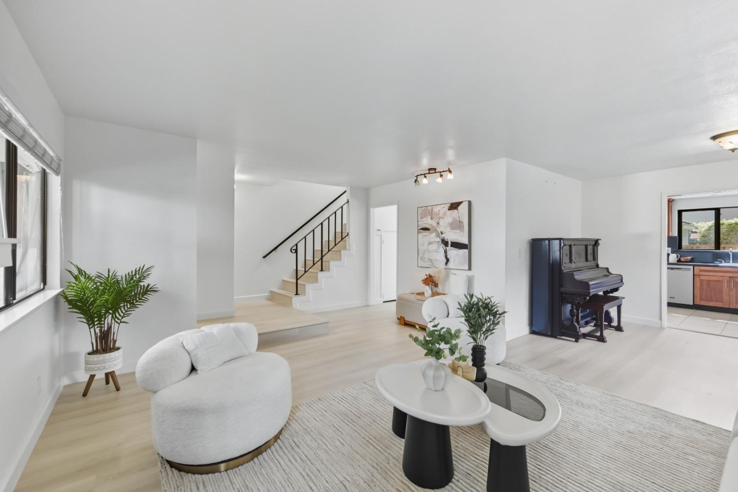 Detail Gallery Image 10 of 63 For 154 Granada Dr, Mountain View,  CA 94043 - 3 Beds | 2/1 Baths