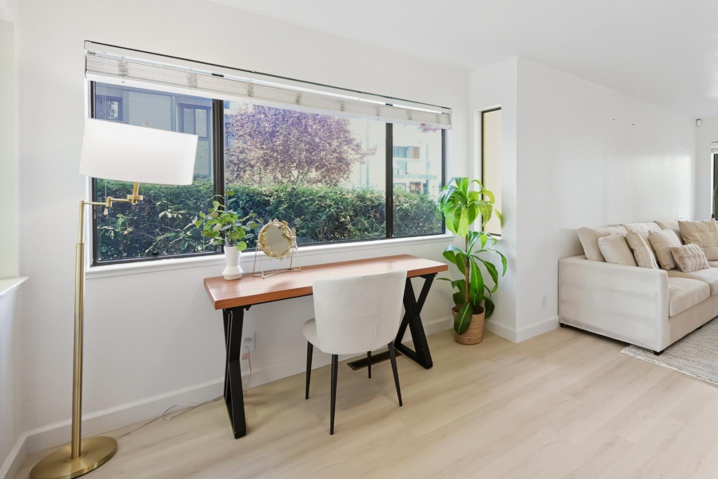 Detail Gallery Image 11 of 63 For 154 Granada Dr, Mountain View,  CA 94043 - 3 Beds | 2/1 Baths