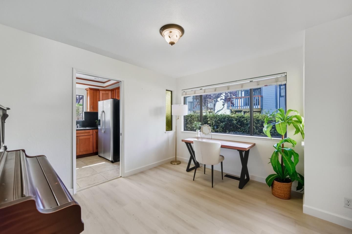 Detail Gallery Image 12 of 63 For 154 Granada Dr, Mountain View,  CA 94043 - 3 Beds | 2/1 Baths