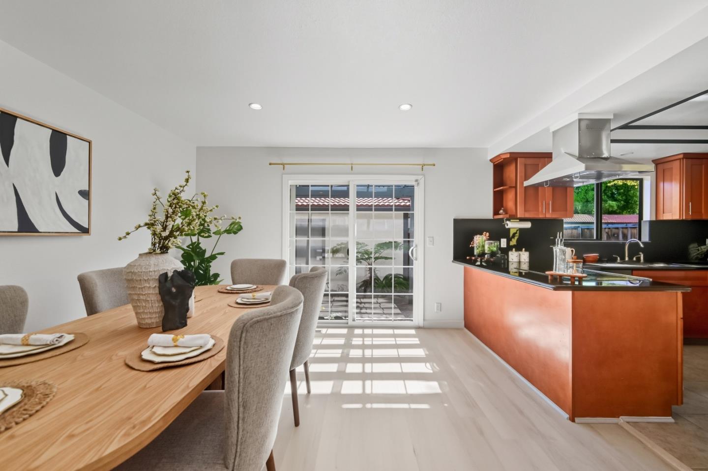 Detail Gallery Image 19 of 63 For 154 Granada Dr, Mountain View,  CA 94043 - 3 Beds | 2/1 Baths