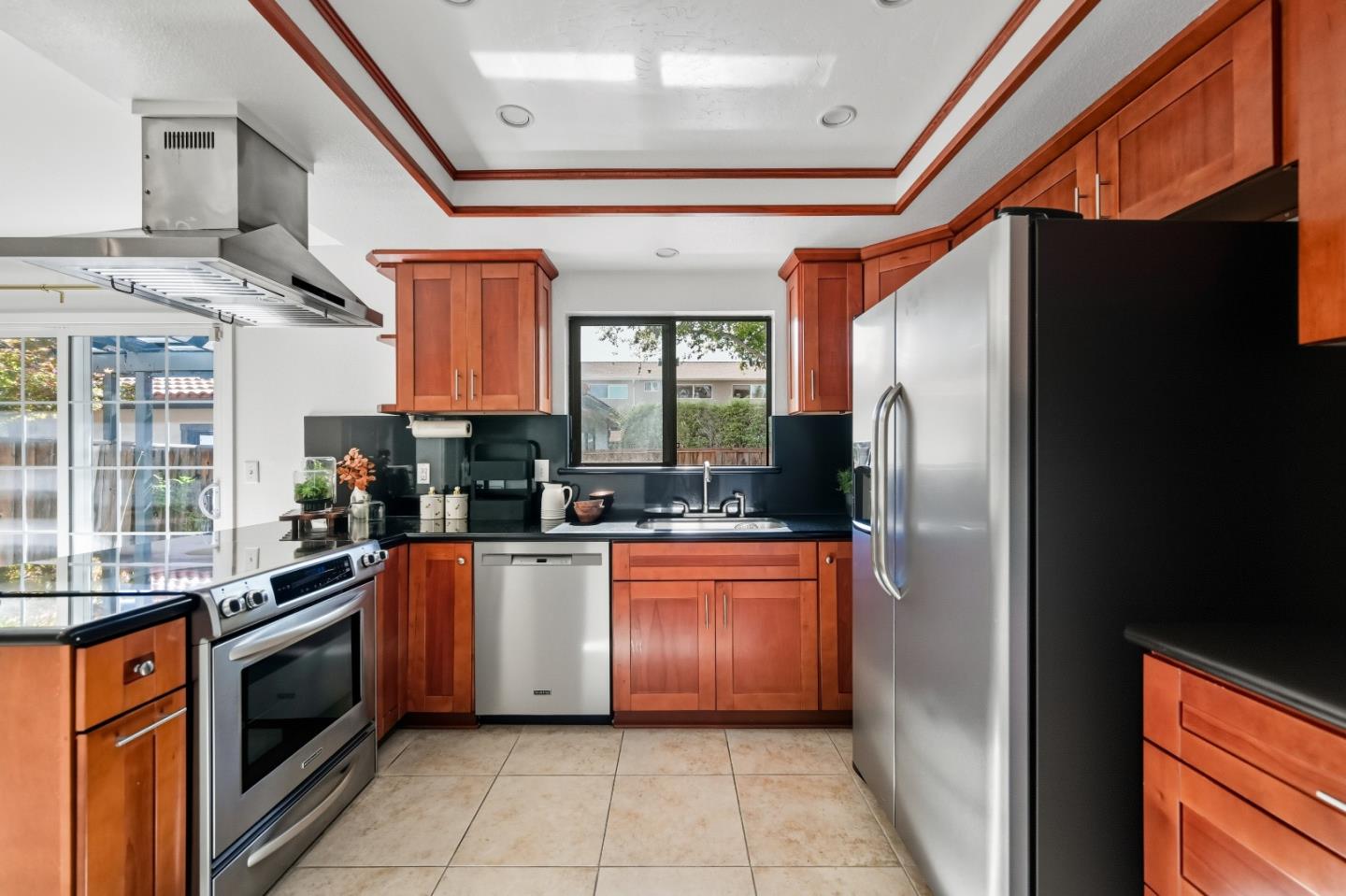 Detail Gallery Image 22 of 63 For 154 Granada Dr, Mountain View,  CA 94043 - 3 Beds | 2/1 Baths