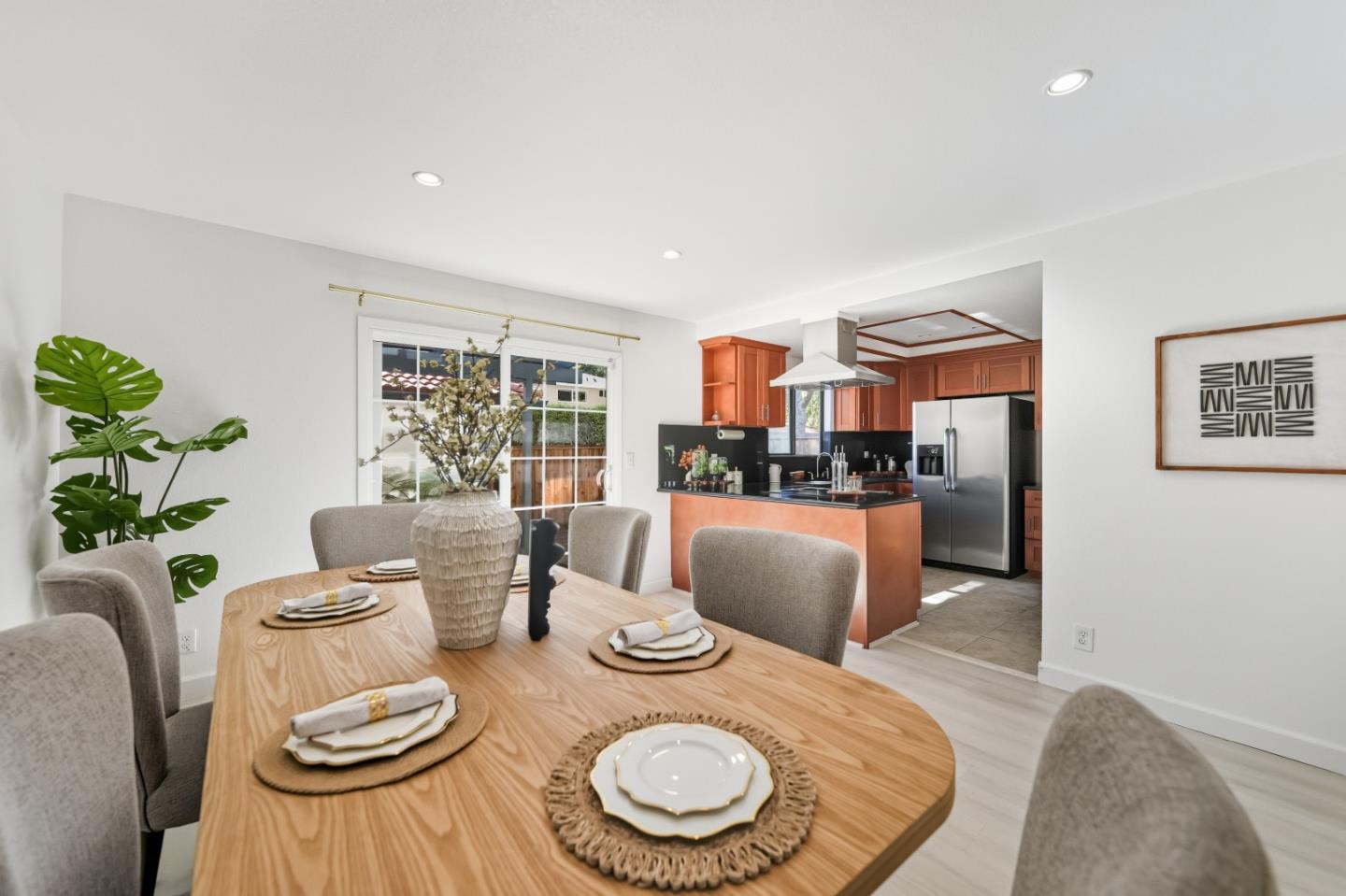 Detail Gallery Image 23 of 63 For 154 Granada Dr, Mountain View,  CA 94043 - 3 Beds | 2/1 Baths