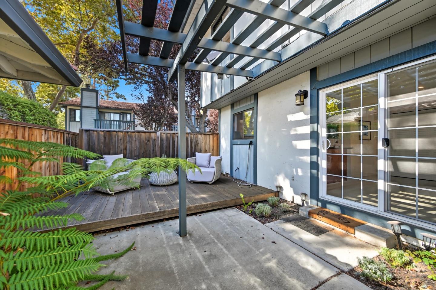 Detail Gallery Image 28 of 63 For 154 Granada Dr, Mountain View,  CA 94043 - 3 Beds | 2/1 Baths