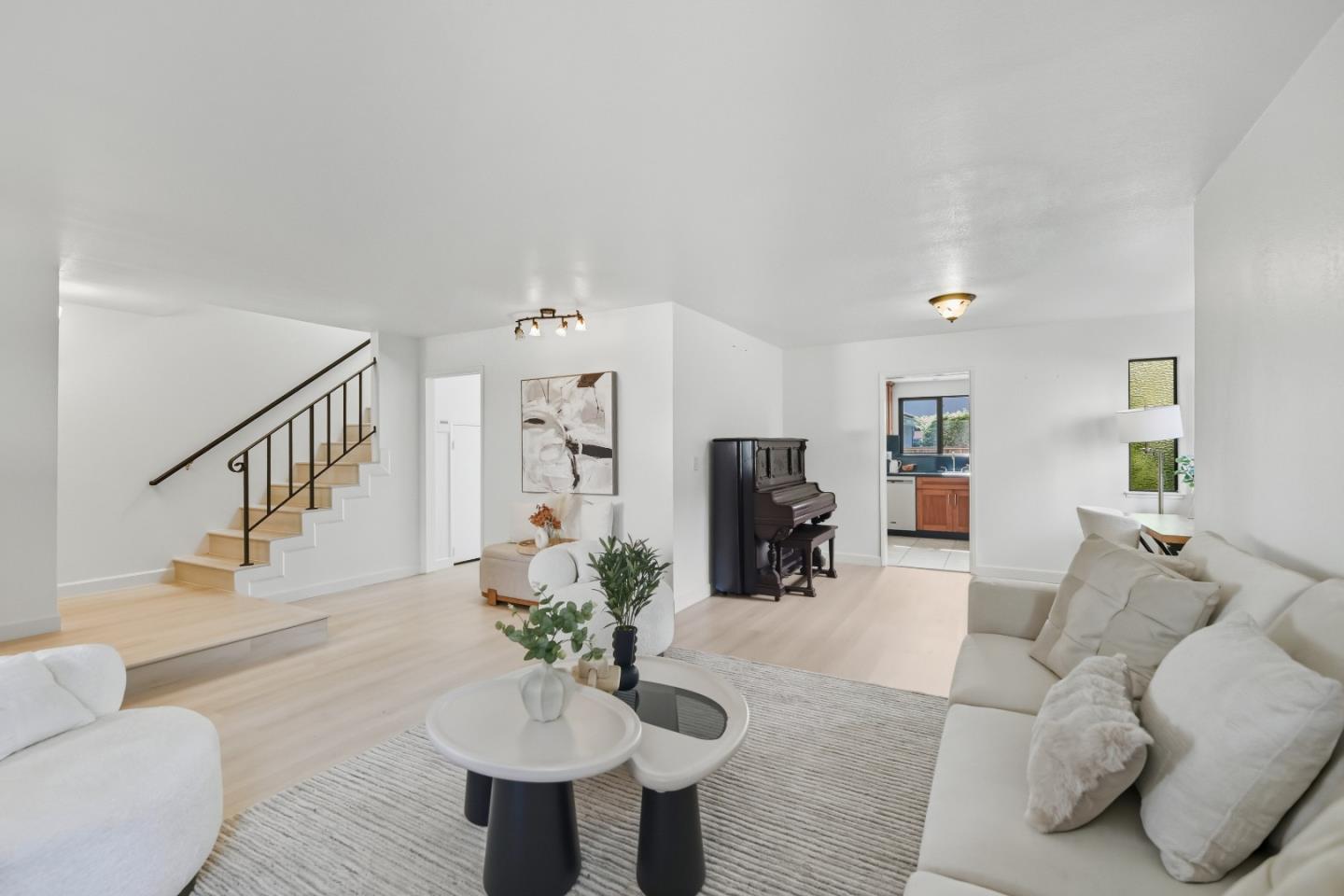 Detail Gallery Image 3 of 63 For 154 Granada Dr, Mountain View,  CA 94043 - 3 Beds | 2/1 Baths