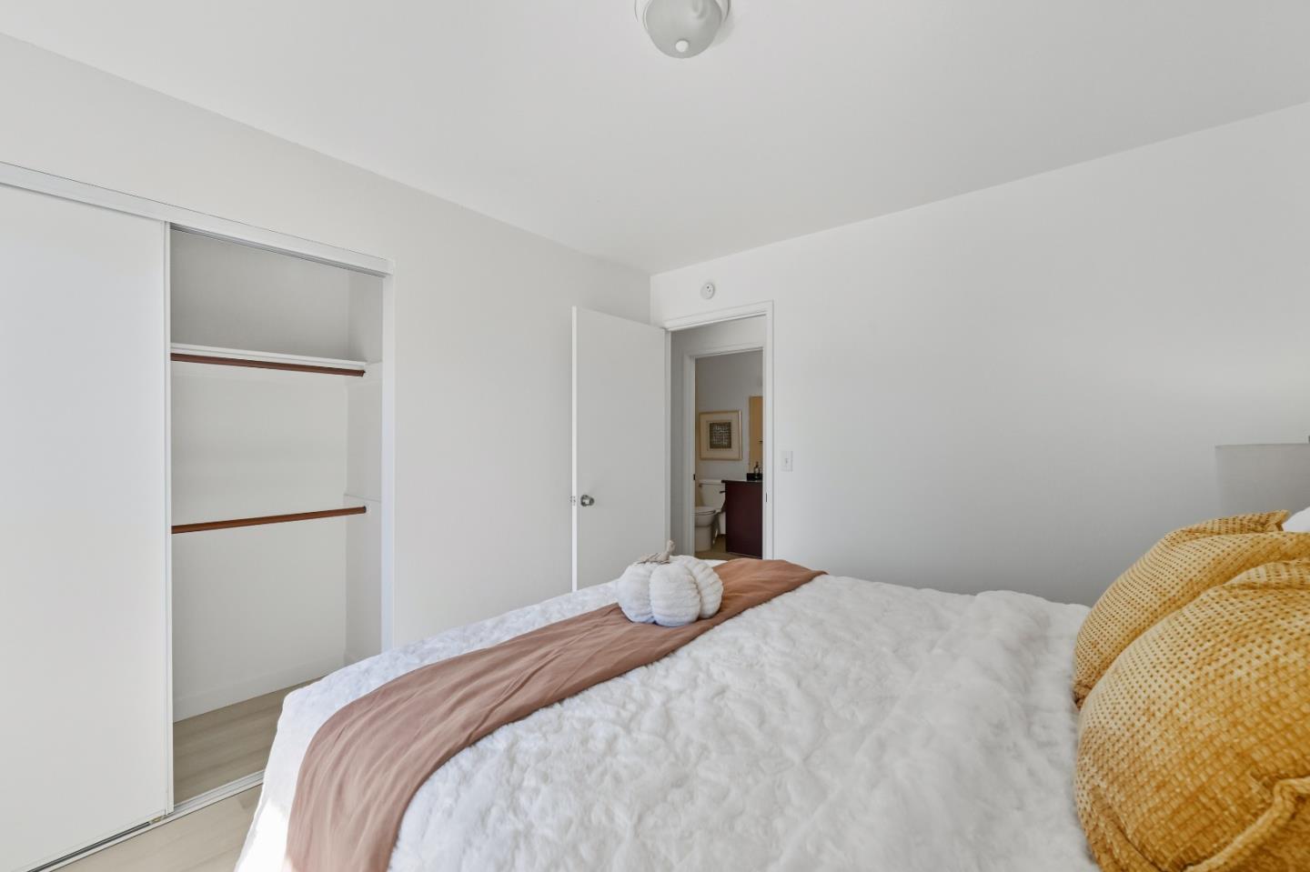 Detail Gallery Image 37 of 63 For 154 Granada Dr, Mountain View,  CA 94043 - 3 Beds | 2/1 Baths