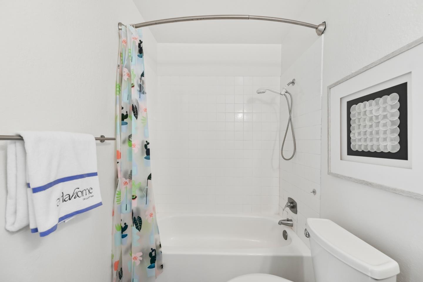 Detail Gallery Image 40 of 63 For 154 Granada Dr, Mountain View,  CA 94043 - 3 Beds | 2/1 Baths