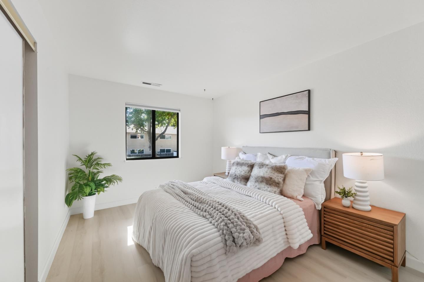 Detail Gallery Image 44 of 63 For 154 Granada Dr, Mountain View,  CA 94043 - 3 Beds | 2/1 Baths