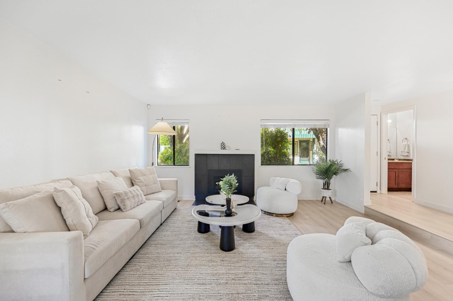 Detail Gallery Image 9 of 63 For 154 Granada Dr, Mountain View,  CA 94043 - 3 Beds | 2/1 Baths