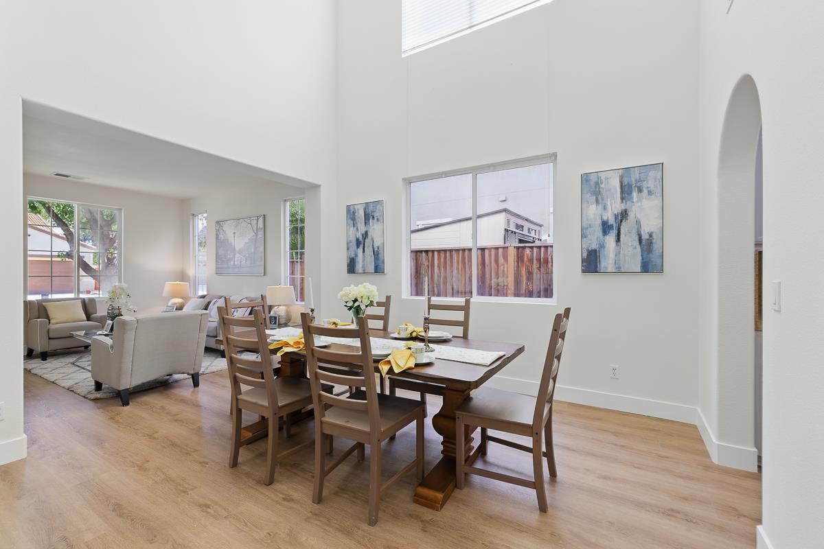 Detail Gallery Image 10 of 66 For 2342 Winchester Loop, Discovery Bay,  CA 94505 - 4 Beds | 3 Baths