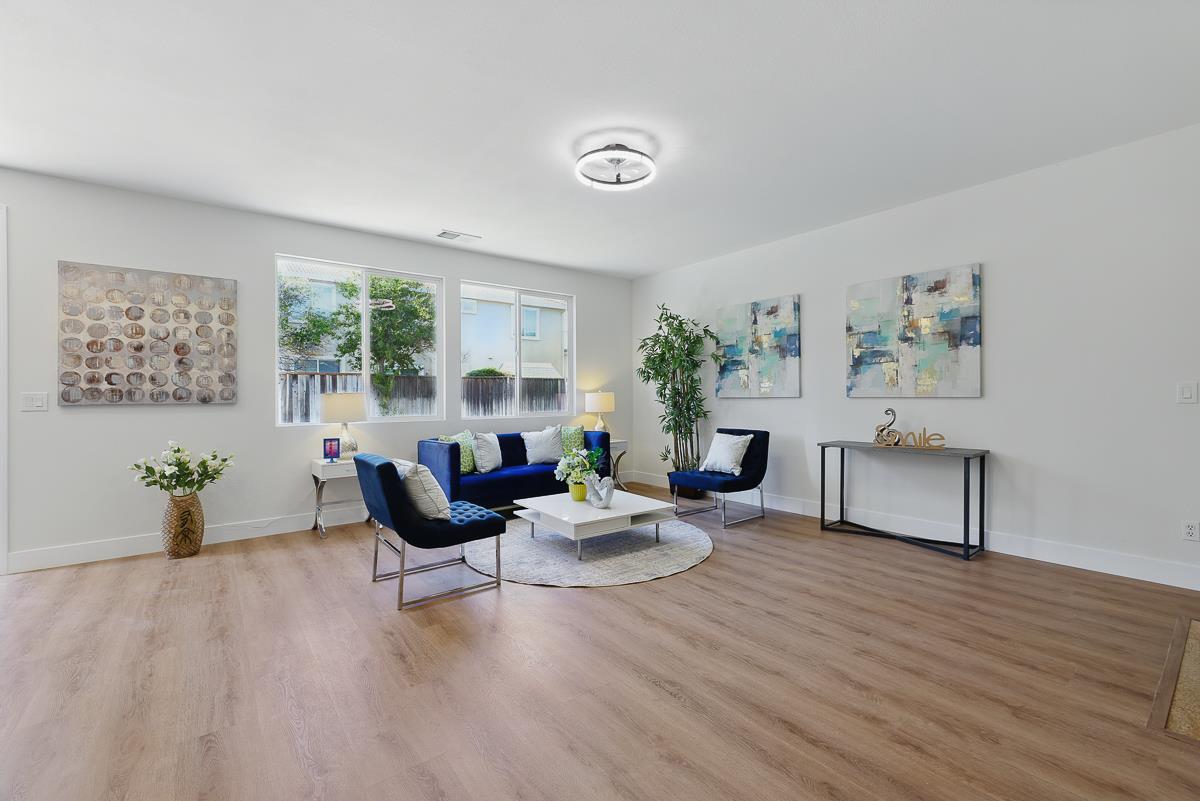 Detail Gallery Image 15 of 66 For 2342 Winchester Loop, Discovery Bay,  CA 94505 - 4 Beds | 3 Baths