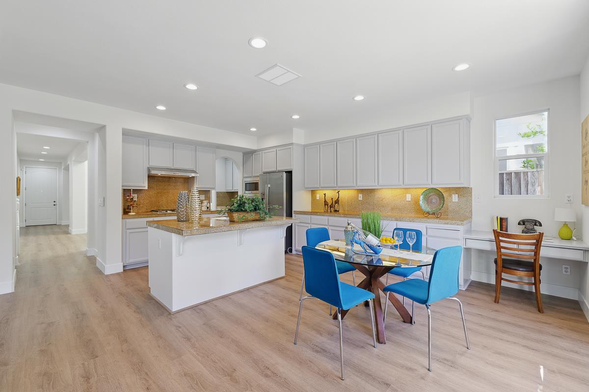 Detail Gallery Image 20 of 66 For 2342 Winchester Loop, Discovery Bay,  CA 94505 - 4 Beds | 3 Baths