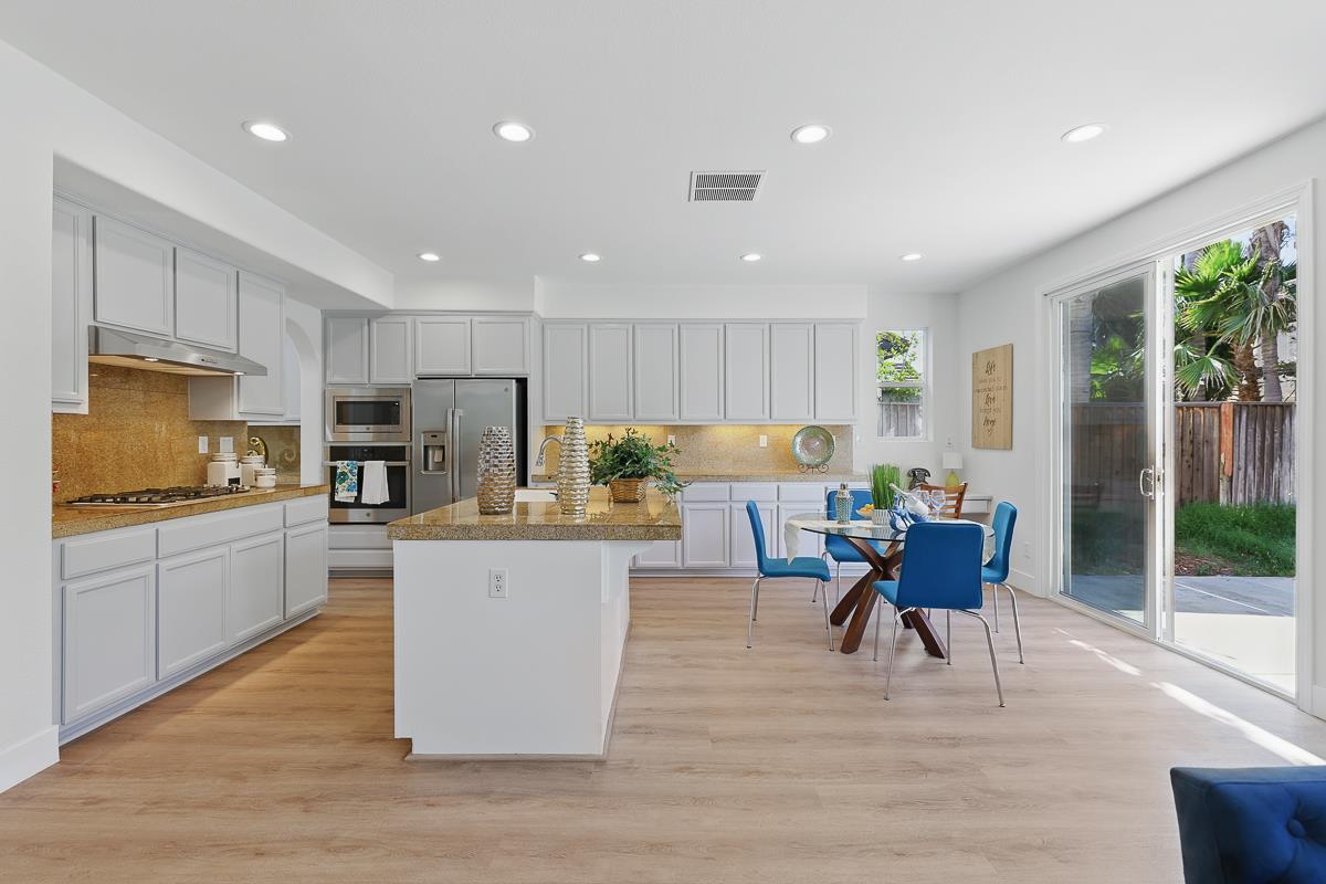 Detail Gallery Image 24 of 66 For 2342 Winchester Loop, Discovery Bay,  CA 94505 - 4 Beds | 3 Baths