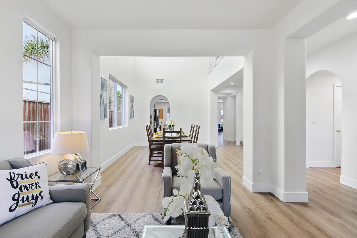 Detail Gallery Image 8 of 66 For 2342 Winchester Loop, Discovery Bay,  CA 94505 - 4 Beds | 3 Baths