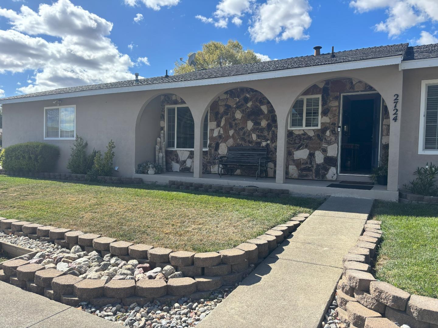 Detail Gallery Image 3 of 19 For 2724 Toland Dr, Fairfield,  CA 94534 - 3 Beds | 2 Baths