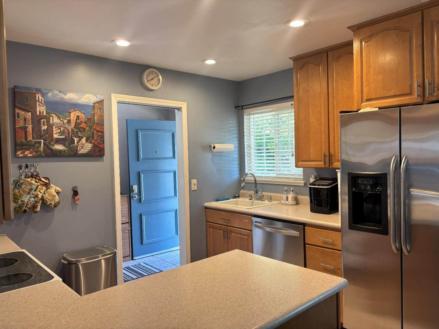 Detail Gallery Image 6 of 19 For 2724 Toland Dr, Fairfield,  CA 94534 - 3 Beds | 2 Baths