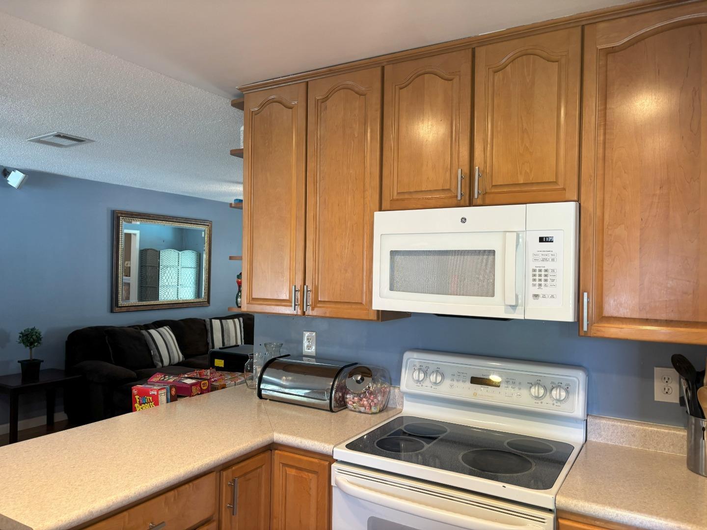 Detail Gallery Image 7 of 19 For 2724 Toland Dr, Fairfield,  CA 94534 - 3 Beds | 2 Baths