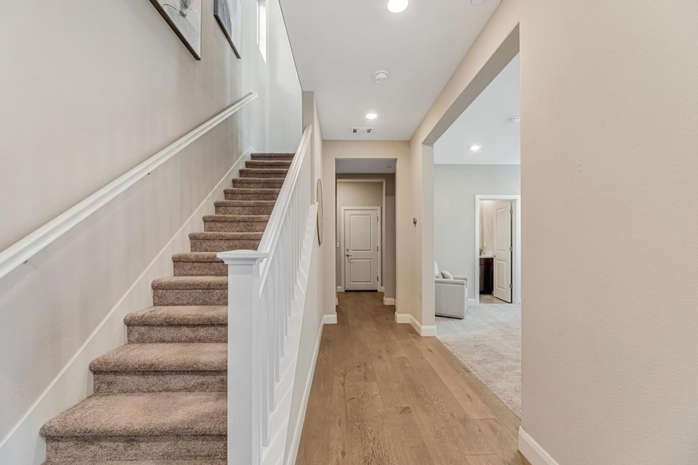 Detail Gallery Image 13 of 39 For 1610 Hidden Creek Ln, Milpitas,  CA 95035 - 4 Beds | 3/1 Baths