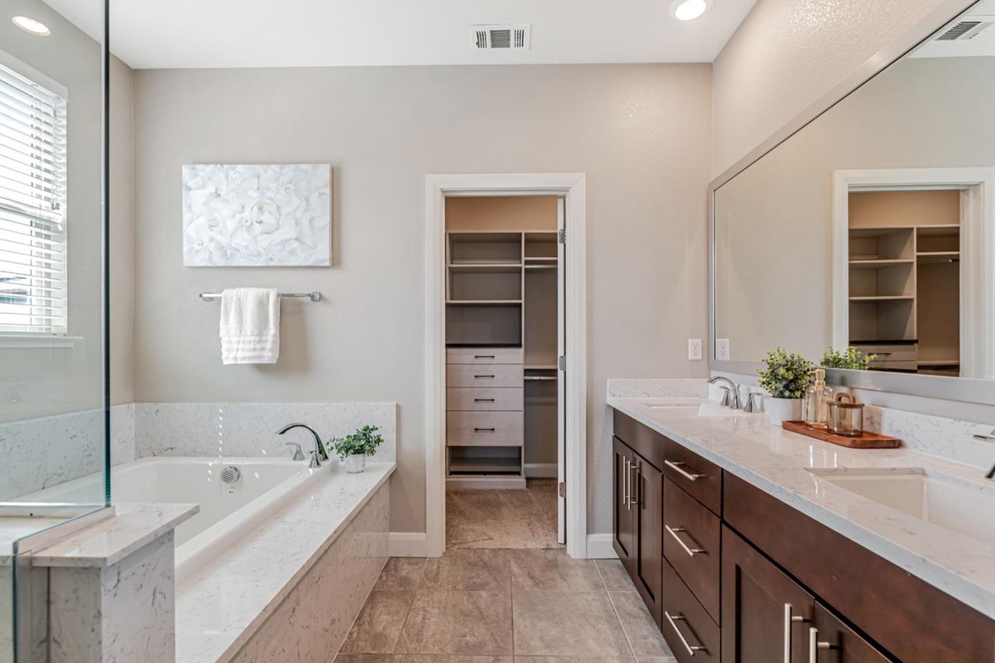 Detail Gallery Image 22 of 39 For 1610 Hidden Creek Ln, Milpitas,  CA 95035 - 4 Beds | 3/1 Baths