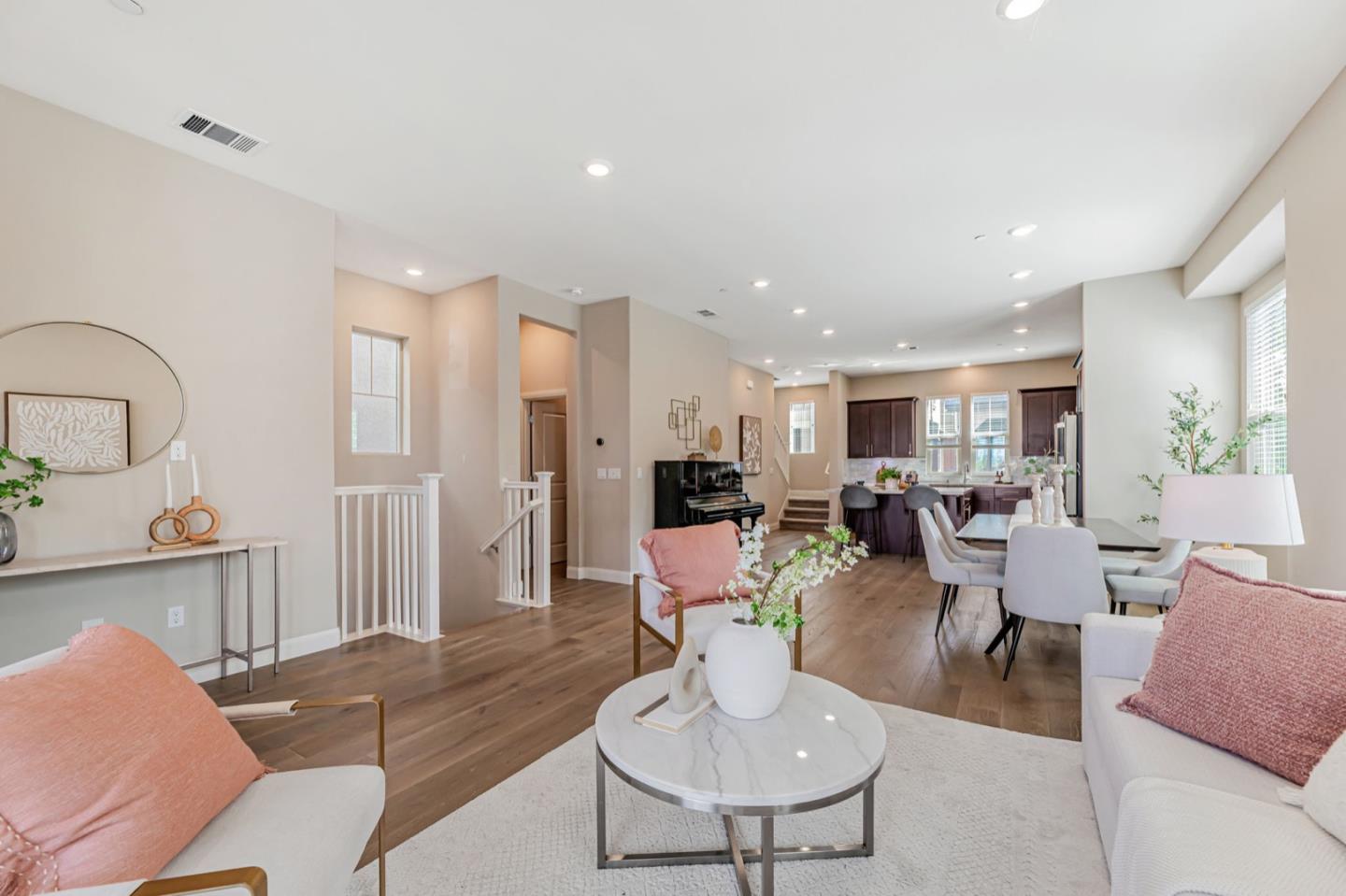 Detail Gallery Image 5 of 39 For 1610 Hidden Creek Ln, Milpitas,  CA 95035 - 4 Beds | 3/1 Baths