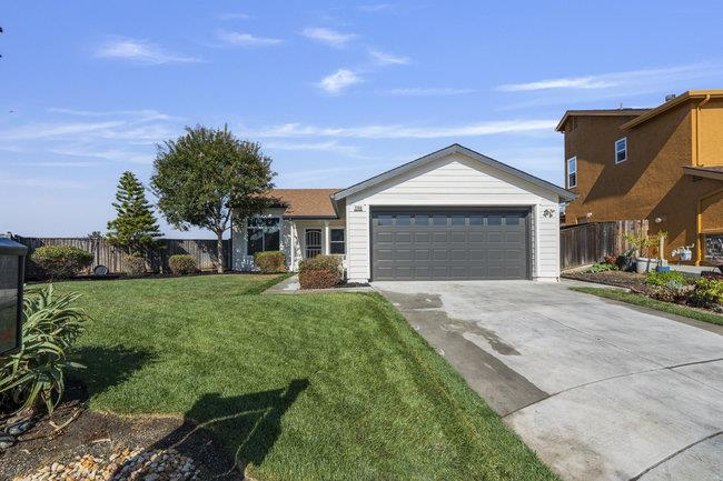 Detail Gallery Image 3 of 21 For 2240 Preston Ct, Hollister,  CA 95023 - 3 Beds | 2 Baths