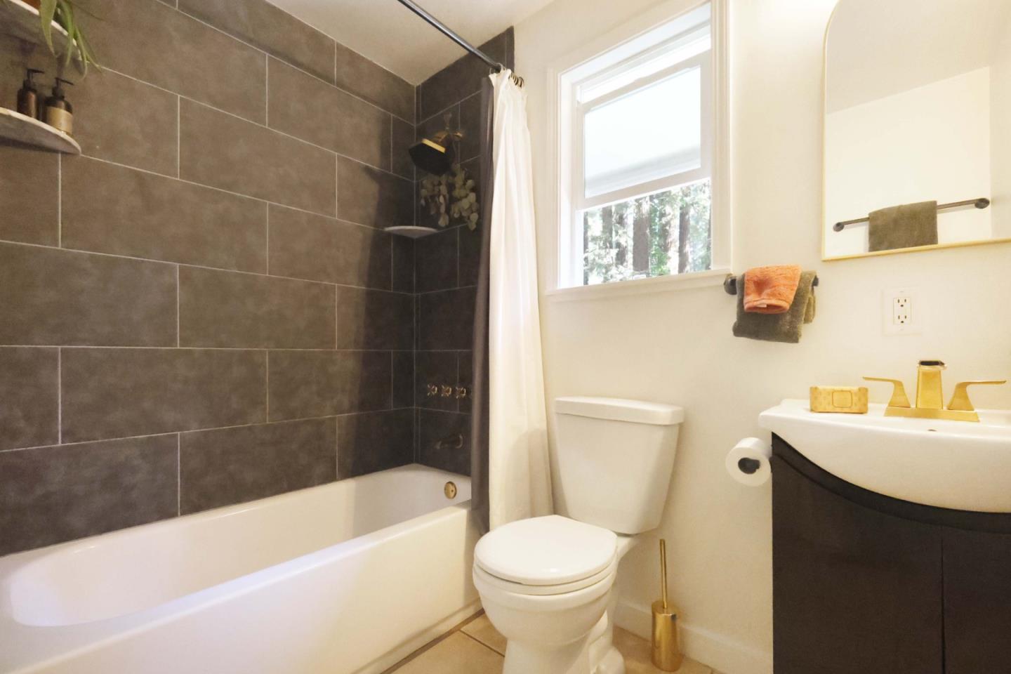 Detail Gallery Image 13 of 18 For 599 Lilac Ave, Boulder Creek,  CA 95006 - 3 Beds | 1 Baths