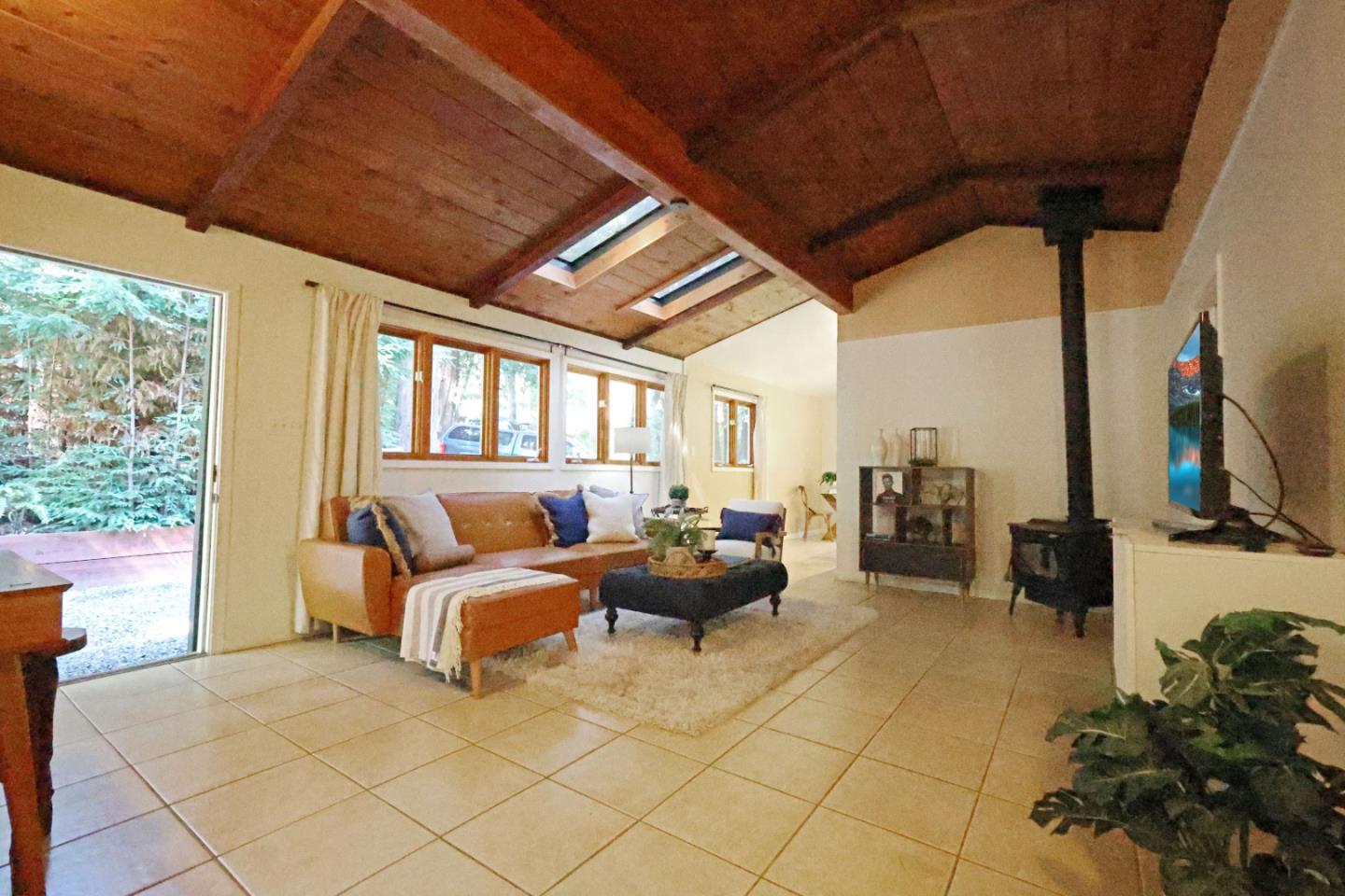 Detail Gallery Image 6 of 18 For 599 Lilac Ave, Boulder Creek,  CA 95006 - 3 Beds | 1 Baths