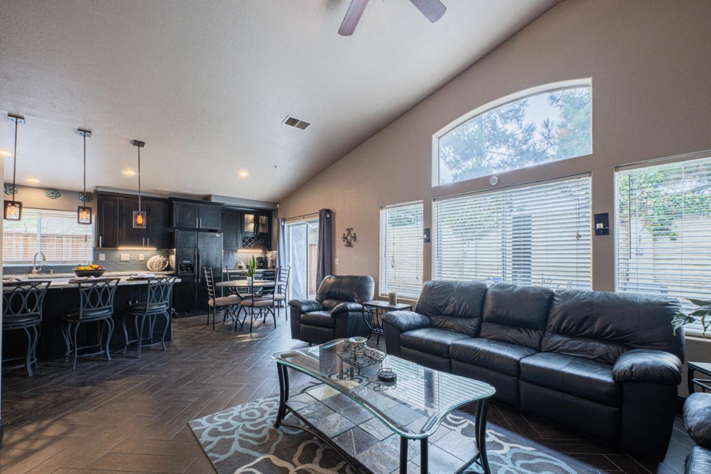 Detail Gallery Image 19 of 43 For 831 Cactus Ct, Salinas,  CA 93905 - 4 Beds | 2/1 Baths