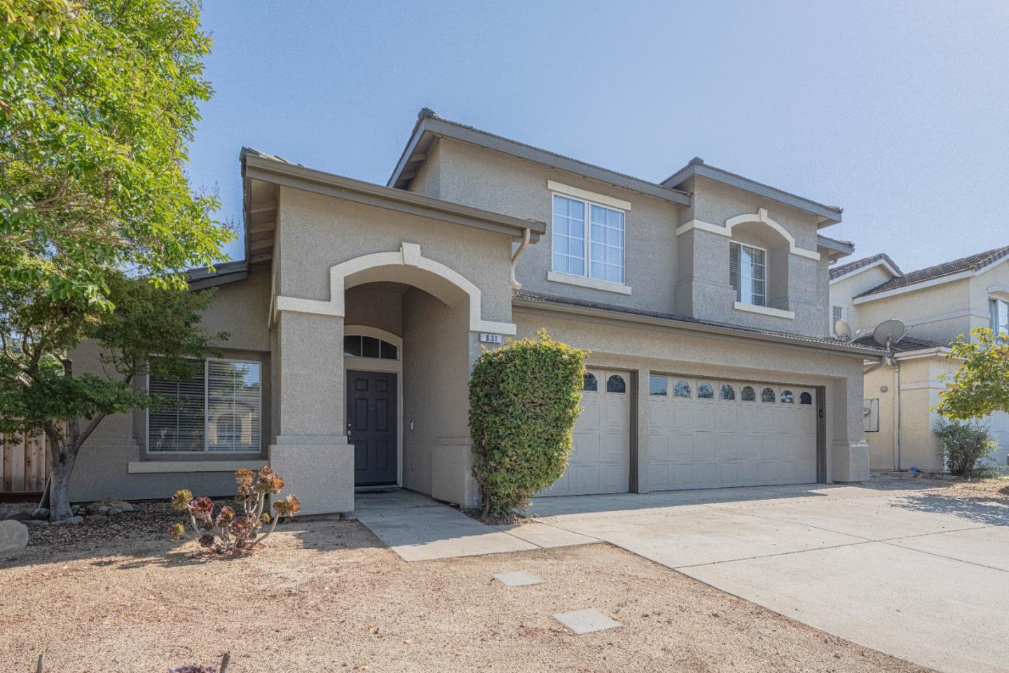 Detail Gallery Image 2 of 43 For 831 Cactus Ct, Salinas,  CA 93905 - 4 Beds | 2/1 Baths