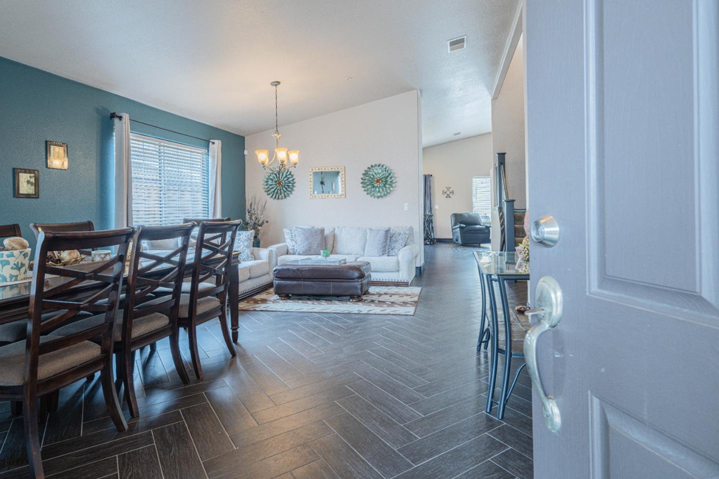 Detail Gallery Image 3 of 43 For 831 Cactus Ct, Salinas,  CA 93905 - 4 Beds | 2/1 Baths