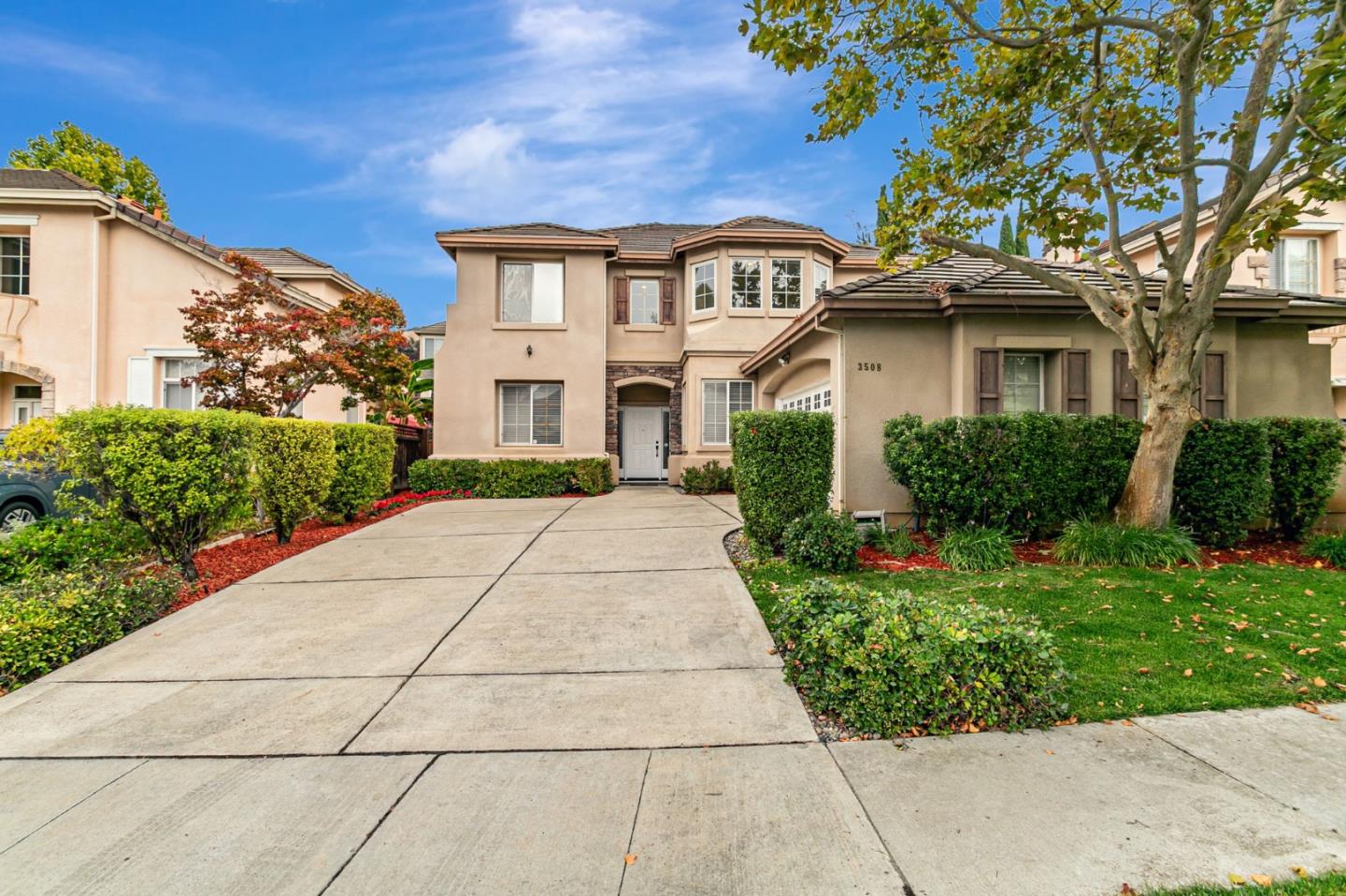 Detail Gallery Image 3 of 40 For 3508 Casabella Ct, San Jose,  CA 95148 - 5 Beds | 3 Baths