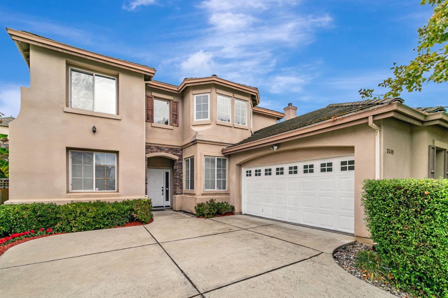 Detail Gallery Image 4 of 40 For 3508 Casabella Ct, San Jose,  CA 95148 - 5 Beds | 3 Baths