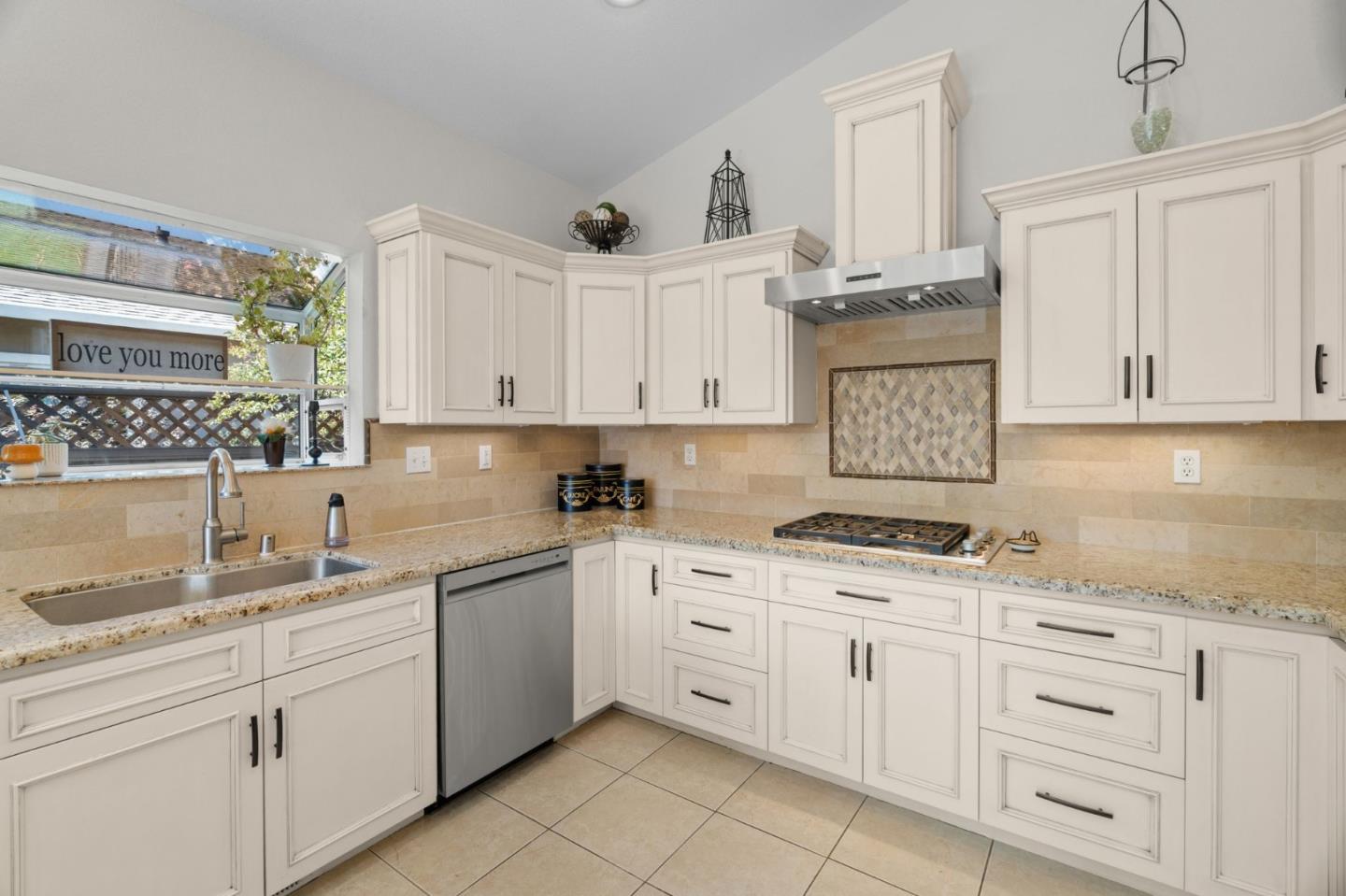 Detail Gallery Image 10 of 29 For 90 Angelica Way, Morgan Hill,  CA 95037 - 4 Beds | 3 Baths